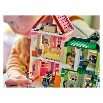 LEGO Friends 42670 Heartlake City Appartementen En Winkels