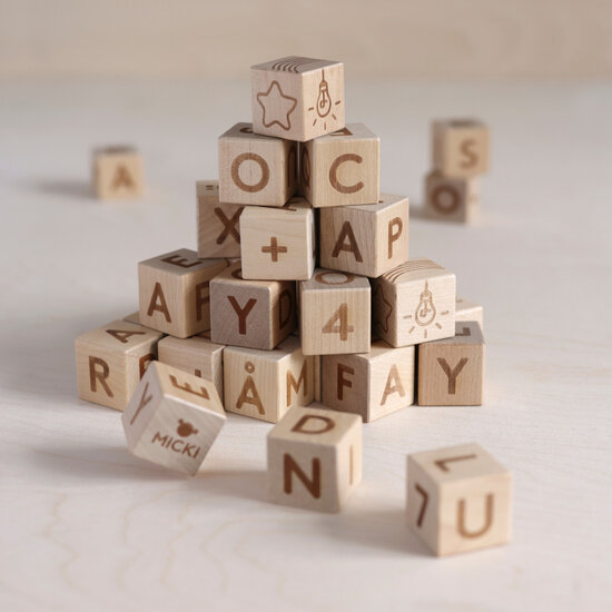 ziek Polair Betrokken Micki Premium houten blokken alfabet (36 st) - Speelgoed de Betuwe