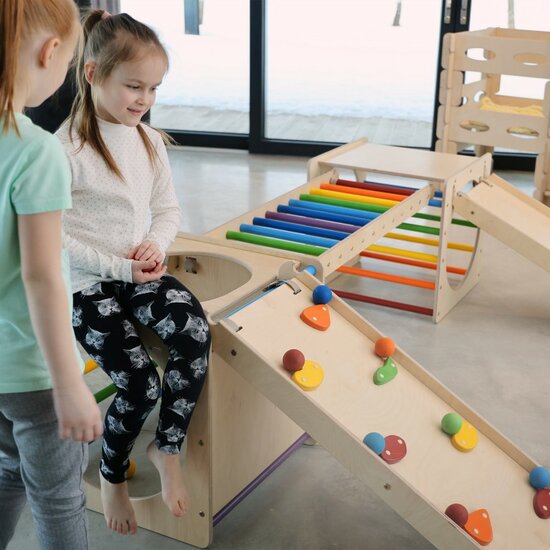 Houten Activiteiten Kubus met Klimwand Regenboog