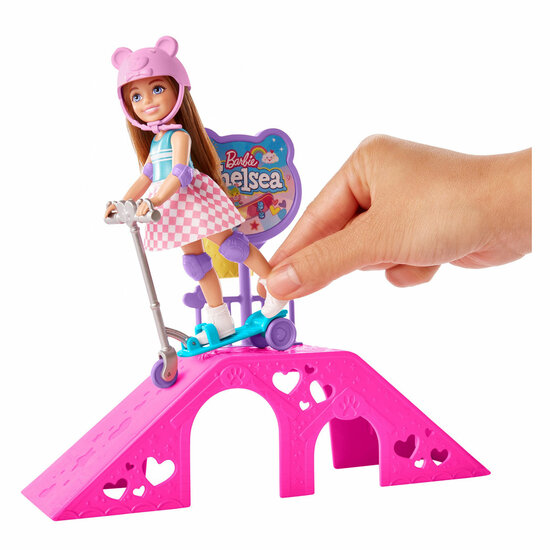 Barbie Chelsea Pop Skatepark