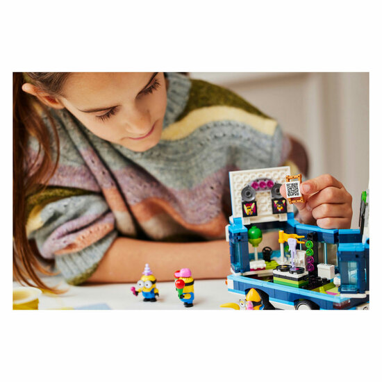 LEGO Despicable Me 75581 Muzikale Feestbus van de Minions