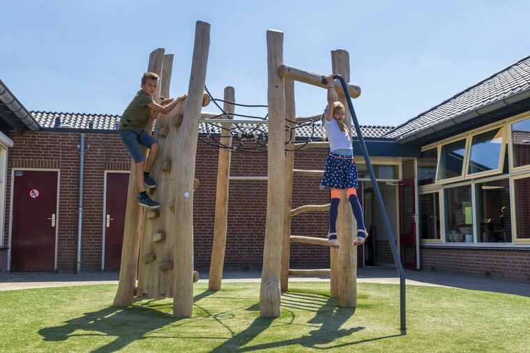 Robinia heuvelglijbaan kuipmodel voor openbaar gebruik 280cm x 250cm