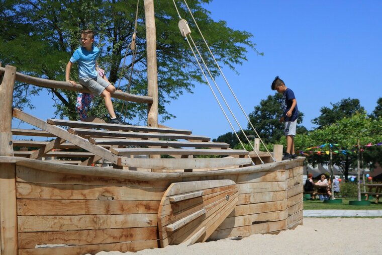 Robinia Turfschip voor openbaar gebruik 800cm x 500cm