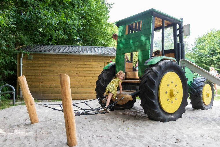 Robinia Speeltractor voor openbaar gebruik 500cm x 500cm