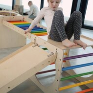 Houten Activiteiten Kubus met Klimwand Regenboog