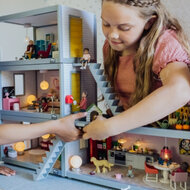 Lundby Set - Poppenhuisfamilie &#039;Nikki&#039; (5-Delig)