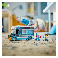 LEGO City 60384 Pingu&iuml;n Slush Truck