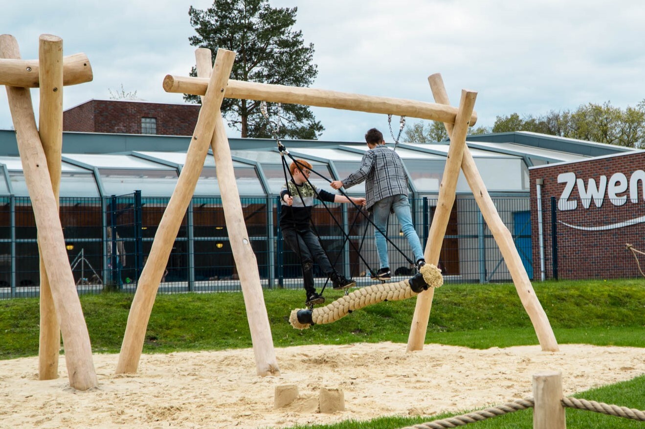 Robinia touwschommel voor openbaar gebruik 230cm