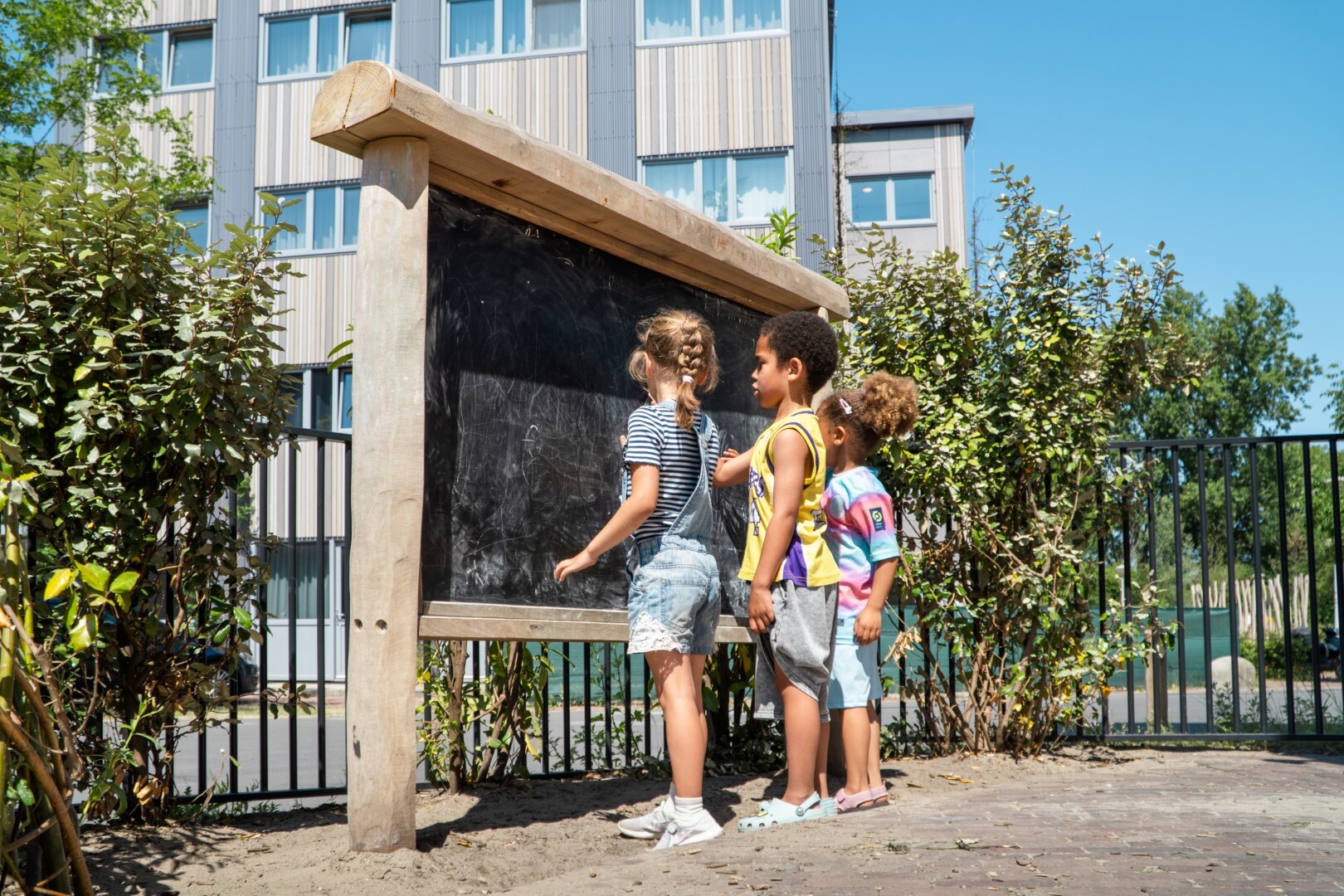 Robinia Krijtbord - vrijstaand voor openbaar gebruik 200cm x 100cm