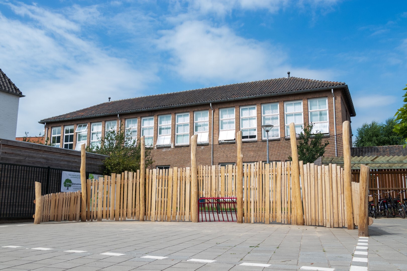 Robinia Ballenvanger van planken voor openbaar gebruik 