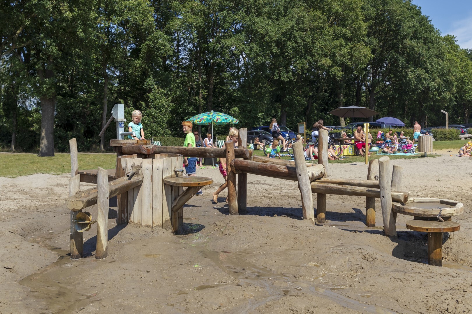 Robinia  Waterspeelplaats voor openbaar gebruik 630cm x 400cm