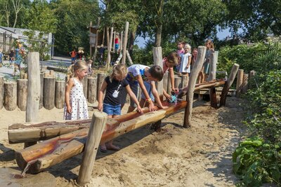 Robinia Waterspeelplaats voor openbaar gebruik 325cm x 210cm