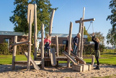 Robinia Zandwerkplaats voor openbaar gebruik 250cm x 280cm